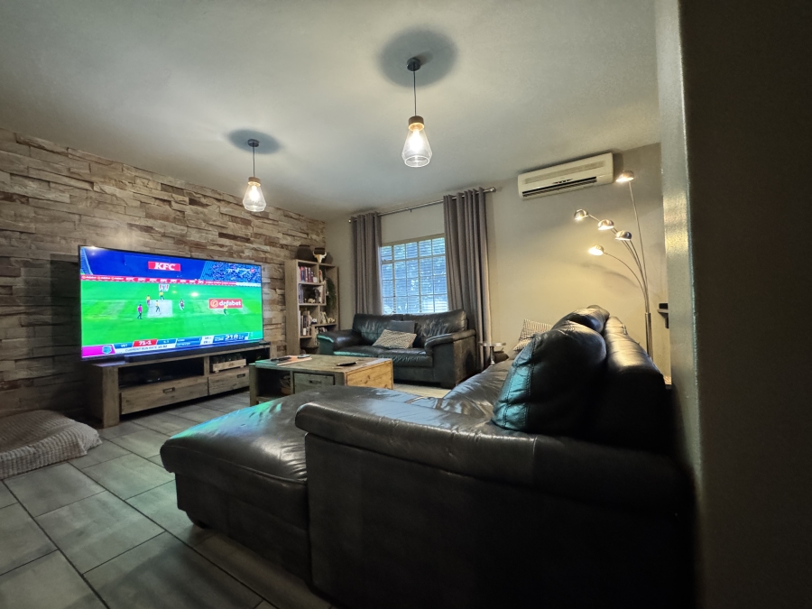 4 Bedroom Property for Sale in Wilkoppies North West